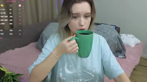 Snapshot of dusyastar chatting on 02/26/25, 03:08 Dusya online show from 02/26/25, 03:08