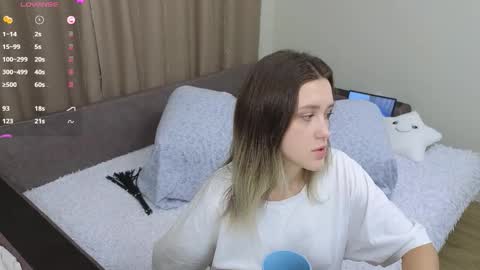 Snapshot of dusyastar chatting on 10/17/25, 09:56 Dusya online show from 10/17/25, 09:56