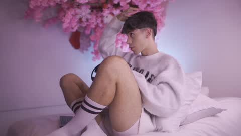 Snapshot of dwayne_xx chatting on 12/24/24, 09:22 Dwayne xx online show from 12/24/24, 09:22