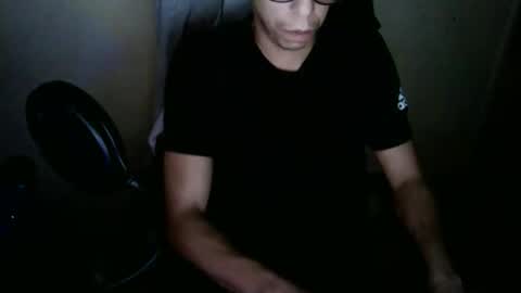 Snapshot of dwaynejamesjackson chatting on 12/17/25, 03:23 dwaynejamesjackson online show from 12/17/25, 03:23