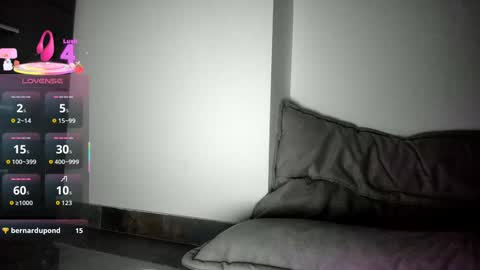 Snapshot of dyafirst chatting on 12/15/25, 09:30 Dya online show from 12/15/25, 09:30