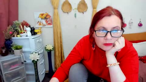 Snapshot of dyannelovee chatting on 12/10/24, 10:05 Dyanne online show from 12/10/24, 10:05