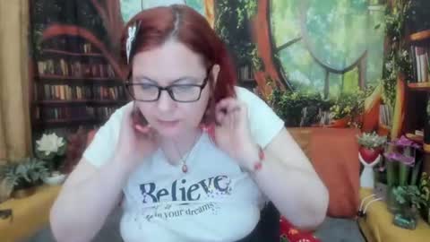 Snapshot of dyannelovee chatting on 07/13/26, 10:01 Dyanne online show from 07/13/26, 10:01