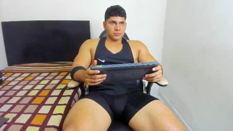 Snapshot of dylan_brook chatting on 07/17/26, 02:34 Dylan online show from 07/17/26, 02:34