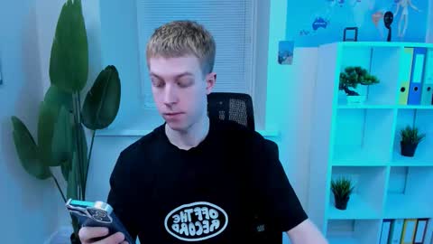 Dylan online show from 03/19/26, 10:30