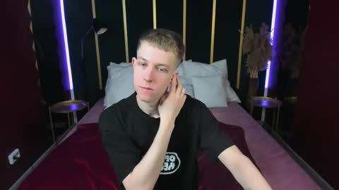 Dylan online show from 03/25/26, 10:32