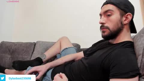 Dylan online show from 09/30/25, 05:07