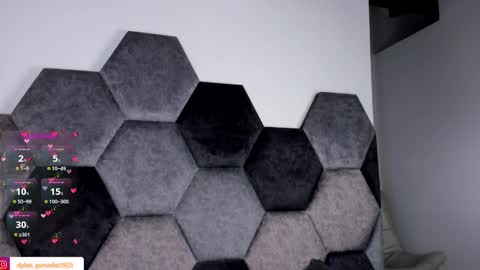 dylan_turner_ online show from 09/21/25, 09:05