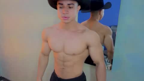 Snapshot of dylanguss chatting on 10/29/25, 12:18 dylanguss online show from 10/29/25, 12:18