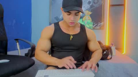 Snapshot of dylanguss chatting on 11/20/25, 11:43 dylanguss online show from 11/20/25, 11:43