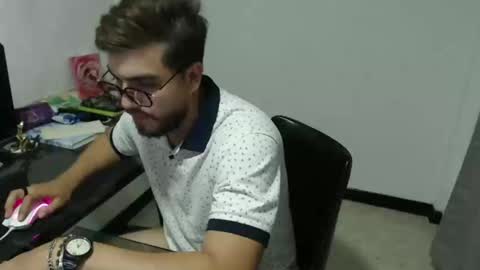 Snapshot of dylanhot10 chatting on 12/14/24, 11:23 dylanhot10 online show from 12/14/24, 11:23