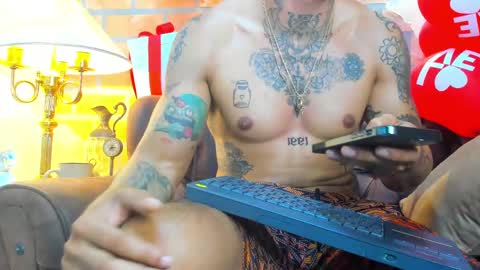 Snapshot of dylanstonne1 chatting on 02/09/25, 01:14 D Y L A N online show from 02/09/25, 01:14