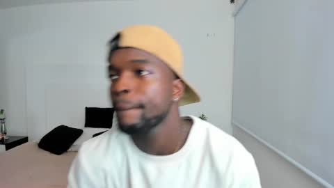 Snapshot of dylantaylor_1 chatting on 03/02/25, 03:45 Dylan Taylor online show from 03/02/25, 03:45