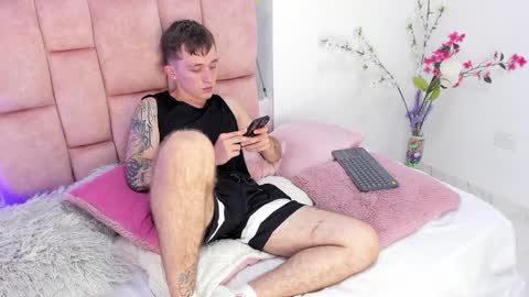 Snapshot of dylanwhite23 chatting on 01/29/25, 02:30 ---DYLAN--- online show from 01/29/25, 02:30