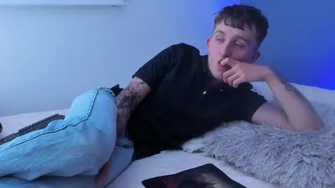 Snapshot of dylanwhite23 chatting on 02/20/25, 06:39 ---DYLAN--- online show from 02/20/25, 06:39