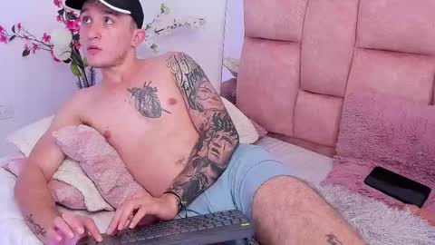 Snapshot of dylanwhite23 chatting on 02/23/25, 05:12 ---DYLAN--- online show from 02/23/25, 05:12