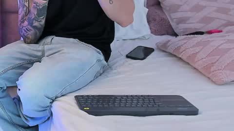 Snapshot of dylanwhite23 chatting on 03/11/25, 03:26 ---DYLAN--- online show from 03/11/25, 03:26