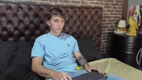 Snapshot of dylanwhite23 chatting on 01/11/26, 03:44 ---DYLAN--- online show from 01/11/26, 03:44