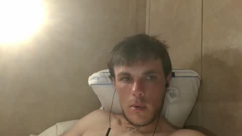 Snapshot of dylp400 chatting on 02/09/25, 01:03 dylp400 online show from 02/09/25, 01:03