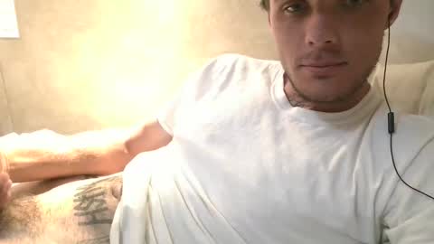 Snapshot of dylp400 chatting on 02/12/25, 02:24 dylp400 online show from 02/12/25, 02:24