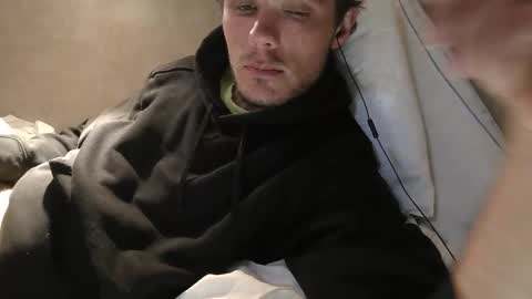 Snapshot of dylp400 chatting on 02/23/25, 01:42 dylp400 online show from 02/23/25, 01:42