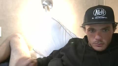 Snapshot of dylp400 chatting on 03/11/25, 10:07 dylp400 online show from 03/11/25, 10:07