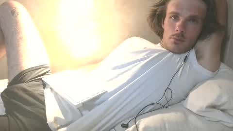 Snapshot of dylp400 chatting on 09/25/25, 10:46 dylp400 online show from 09/25/25, 10:46