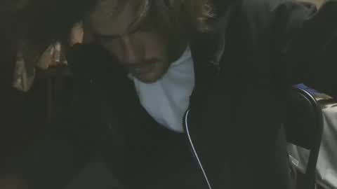 Snapshot of dylp400 chatting on 11/10/25, 07:57 dylp400 online show from 11/10/25, 07:57