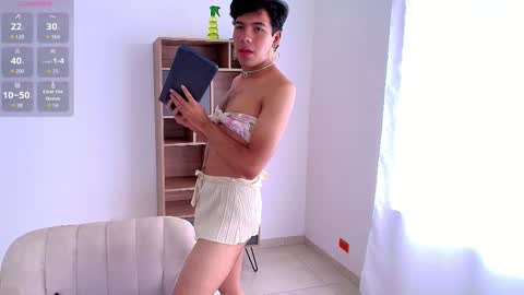 Snapshot of e_r_o_s_ chatting on 11/07/25, 08:53 John online show from 11/07/25, 08:53