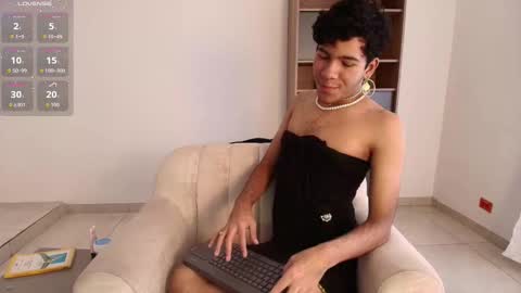 Snapshot of e_r_o_s_ chatting on 11/16/25, 07:52 John online show from 11/16/25, 07:52