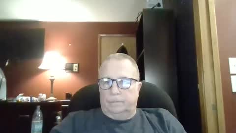 Snapshot of e_rectiom chatting on 12/17/24, 12:45 Mr Wonderful online show from 12/17/24, 12:45