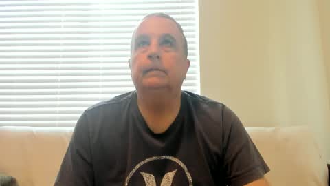 Snapshot of e_rectiom chatting on 03/05/25, 08:42 Mr Wonderful online show from 03/05/25, 08:42