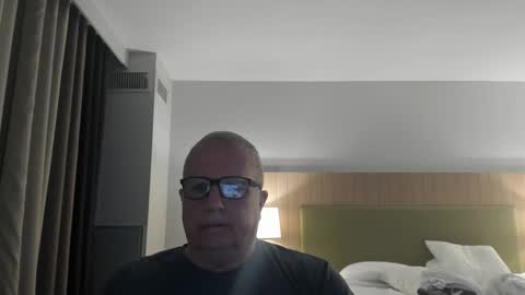 Snapshot of e_rectiom chatting on 09/25/25, 02:32 Mr Wonderful online show from 09/25/25, 02:32