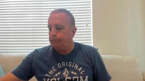 Snapshot of e_rectiom chatting on 11/02/25, 10:34 Mr Wonderful online show from 11/02/25, 10:34