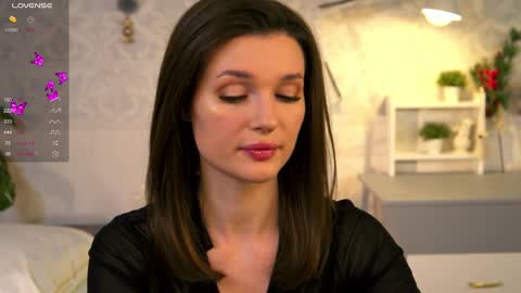 Snapshot of e_vvv_a chatting on 01/04/25, 04:11 Eva online show from 01/04/25, 04:11