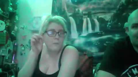 eandr6446 online show from 12/17/25, 03:56