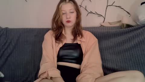 Lily online show from 05/02/26, 05:12