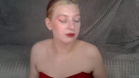 Lily online show from 05/08/26, 07:14
