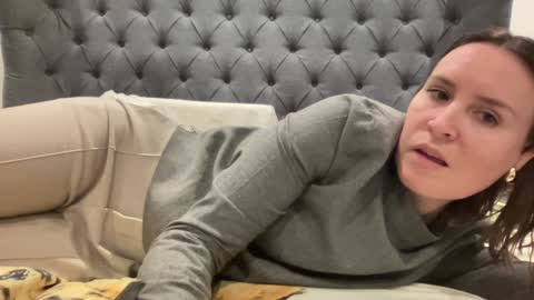 Nadia Ferreira  online show from 12/11/24, 04:31