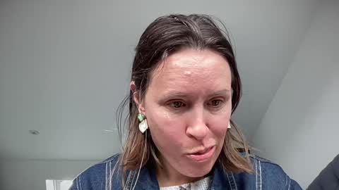 Nadia Ferreira  online show from 11/03/25, 09:43