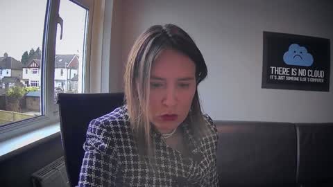 Nadia Ferreira  online show from 02/18/26, 10:11