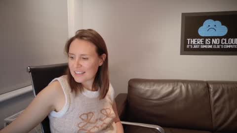 Nadia Ferreira  online show from 03/18/26, 10:13