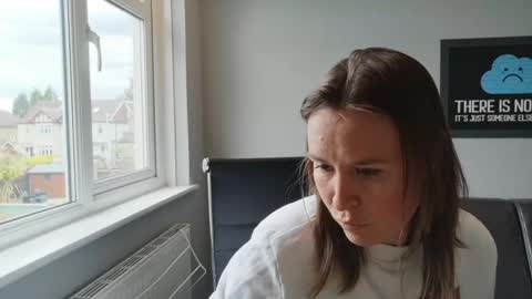 Nadia Ferreira  online show from 05/15/26, 09:38