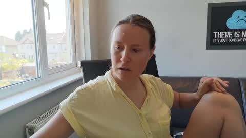 Nadia Ferreira  online show from 05/27/26, 11:07