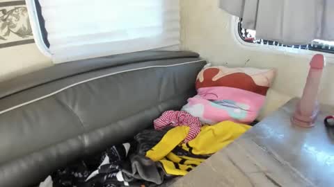 hi.. im baybee more spicyness ---  online show from 12/26/24, 08:42