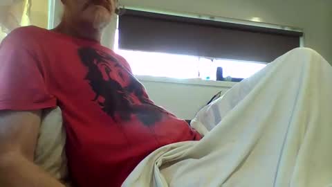 Snapshot of eatyou2022 chatting on 11/14/25, 09:57 eatyou2022 online show from 11/14/25, 09:57