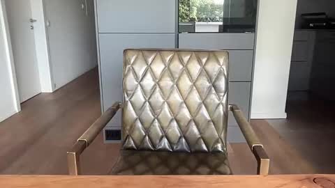 ebnk15 online show from 10/01/25, 07:47