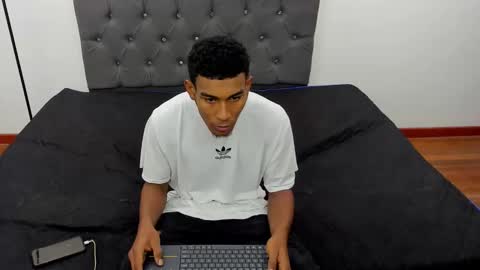 Snapshot of ebons_sexy chatting on 12/01/24, 11:04 ebons_sexy online show from 12/01/24, 11:04