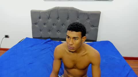 Snapshot of ebons_sexy chatting on 12/05/24, 01:25 ebons_sexy online show from 12/05/24, 01:25