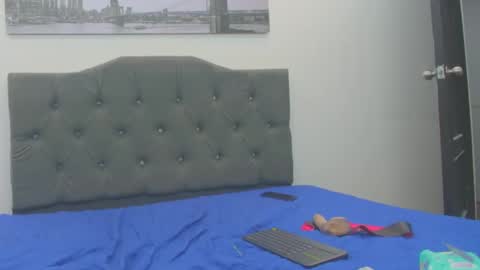 Snapshot of ebons_sexy chatting on 12/13/24, 07:04 ebons_sexy online show from 12/13/24, 07:04